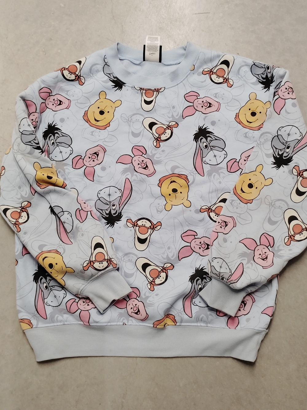 Med. Light Blue Winnie the Pooh Character Sweatshirt